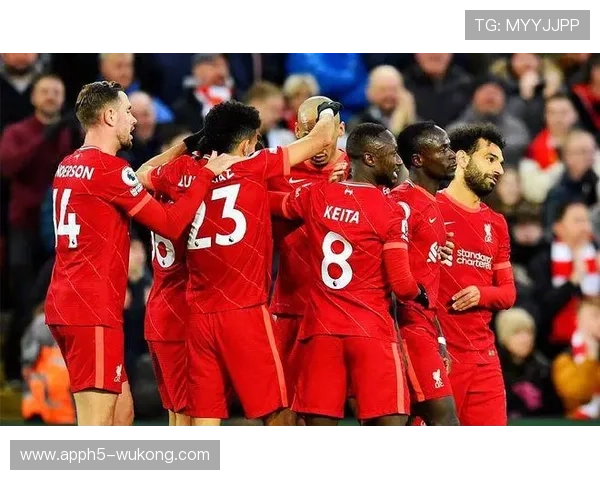 卡马文加与巴雷拉的球场覆盖区域对比：后腰位置的活动效率差异