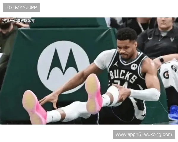 字母哥家车库停的不是车，是奖杯堆成的山