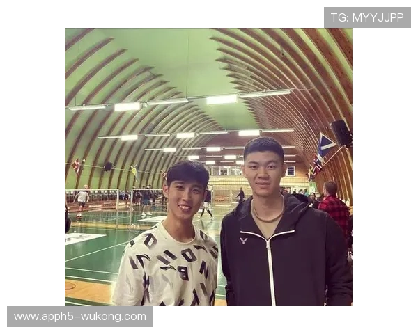 李梓嘉训练完直接去提新车，这自律和消费力真不是一般人能扛的