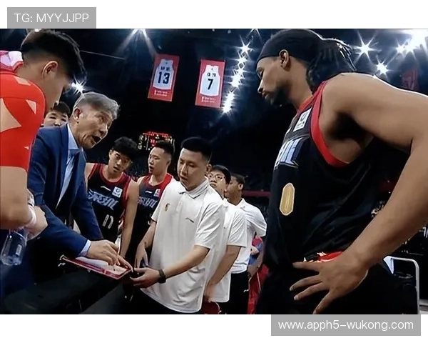 朱利叶斯·兰德尔挡拆助攻提升显著 拉开球队内线攻击空间