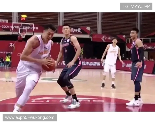 走步与两次运球的根本区别是什么？篮球新手必看解析